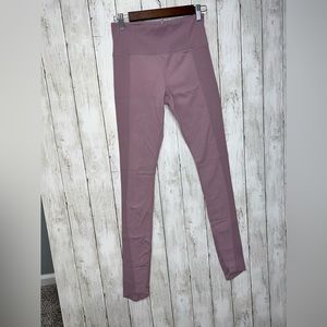 Athleta High Waist Ribbed Side Legging Size Small Purple Lilac FLAWED